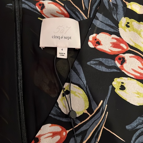 Unworn Cinq à Sept floral ruffled dress fully lined size 4 - Picture 8 of 9